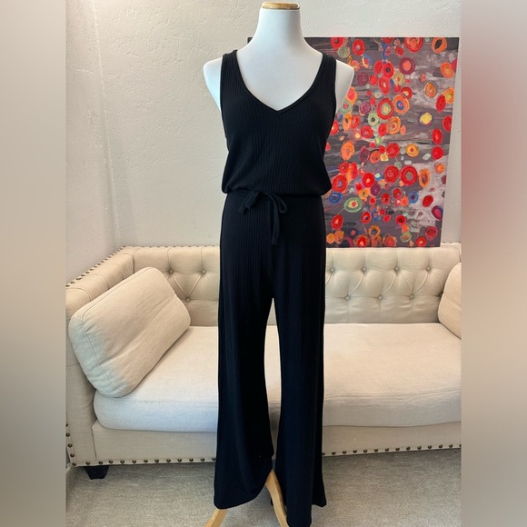 Beyond Yoga Jetsetter Jumpsuit in black S - Picture 3 of 11